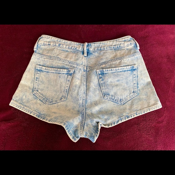 Sexy Jean Shorts by Roxy, size XS - Picture 4 of 4